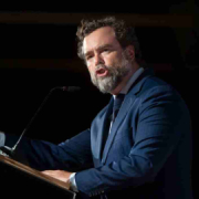 Espinosa de los Monteros reacciona al posible relevo de Antelo en Vox y le lanza un recado a la cúpula recordando a Ortega Smith