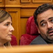 El PP pasa de denunciar la "ruina" de Castilla-La Mancha a criticar que Page reduzca la deuda