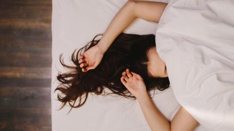 Manual de supervivencia para dormir bien durante una ola de calor