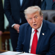 Trump anuncia un acuerdo para “el desarme total” de Hamás, que el grupo condiciona a la retirada de Israel de Gaza Trump anuncia un acuerdo para “el desarme total” de Hamás, que el grupo condiciona a la retirada de Israel de Gaza