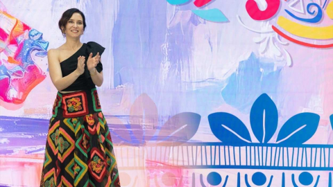 La Hispanidad de Ayuso como símbolo de su apoyo a Trump frente al 'no a la guerra' de Sánchez
