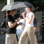 El calor pone este sábado en alerta a la mitad del país, con zonas que alcanzarán los 40 grados El calor pone este sábado en alerta a la mitad del país, con zonas que alcanzarán los 40 grados
