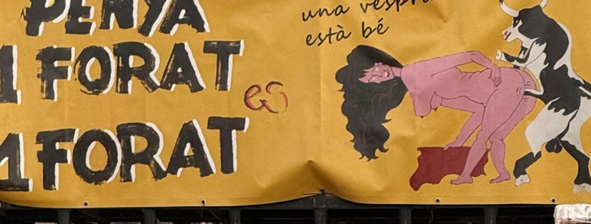 Denuncian un cartel sexista de una peña en las fiestas de Sagunto: "Un agujero es un agujero, para una tarde está bien"