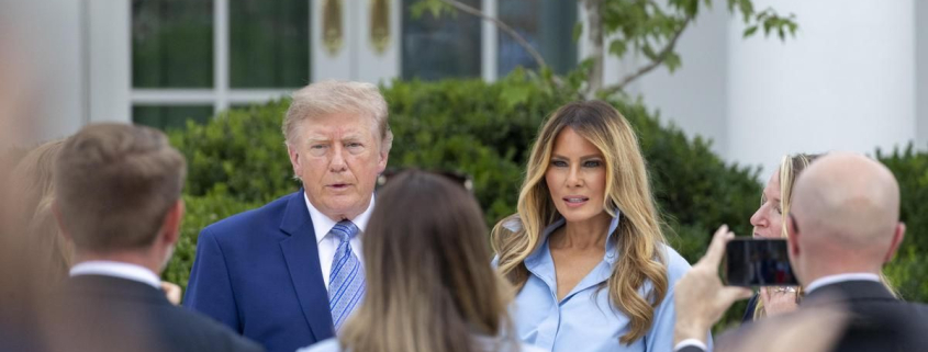 Trump afirma que aumentará al 50% los aranceles sobre automóviles y otros productos canadienses