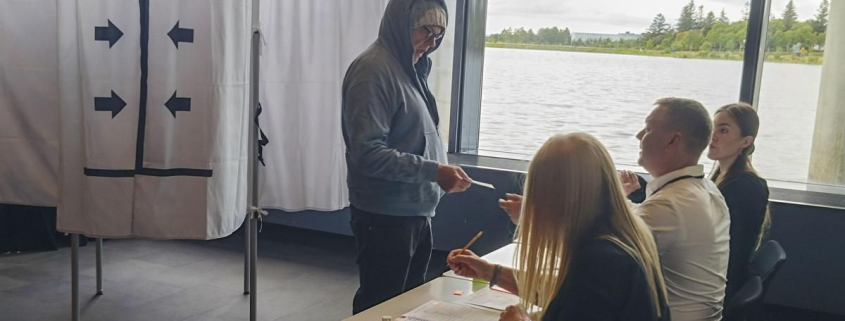 Islandia rechaza volver a negociar su entrada en la UE por un margen de apenas unas décimas a falta de terminar el recuento