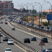 ¿Vas a viajar para ver el eclipse? La DGT pide escalonar la vuelta y extremar la precaución al volante ¿Vas a viajar para ver el eclipse? La DGT pide escalonar la vuelta y extremar la precaución al volante