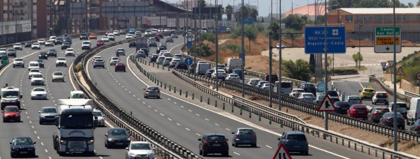 ¿Vas a viajar para ver el eclipse? La DGT pide escalonar la vuelta y extremar la precaución al volante