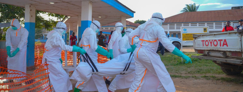 Los expertos temen que el virus del brote de ébola en Congo esté mutando ante un "nivel de gravedad sin precedentes"