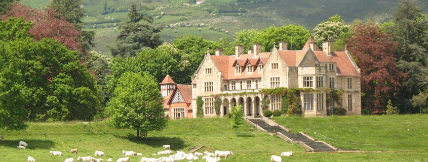 El pueblo de Cantabria con un palacio del siglo XIX que sirvió de escenario para esta película de Nicole Kidman