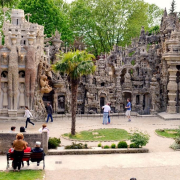 El Palacio ideal: la locura del cartero francés que construyó un castillo con sus manos