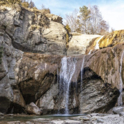 La ruta por esta comarca catalana que incluye molinos de harina, granjas de vacas y una preciosa cascada de 20 metros La ruta por esta comarca catalana que incluye molinos de harina, granjas de vacas y una preciosa cascada de 20 metros