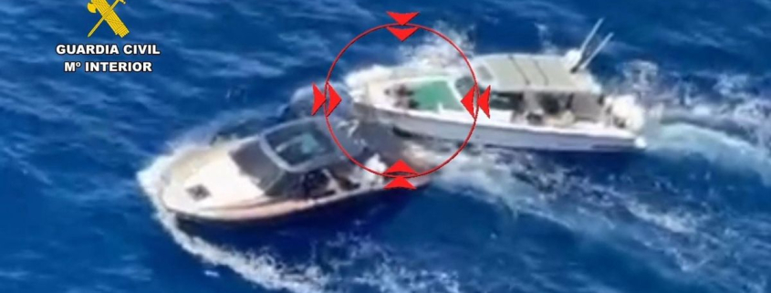 Un hombre embiste una lancha de la Guardia Civil tras robar un barco en Mallorca