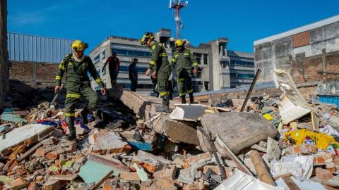 El terremoto en Colombia deja ya al menos 250 muertos mientras continúan las labores de rescate contra reloj