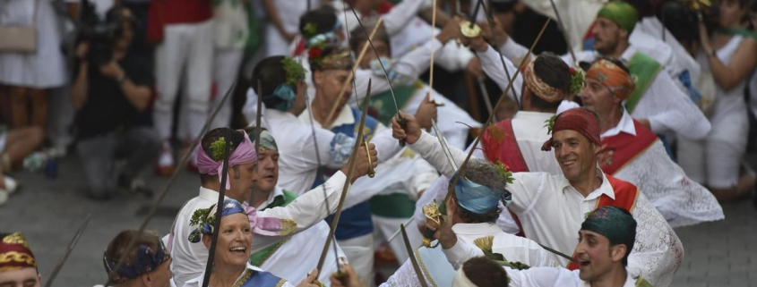 La memoria de los Danzantes de Huesca: más de 400 años de tradición contados por primera vez
