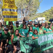 "La Volta enceta la revolta": la comunidad educativa valenciana retoma las movilizaciones coincidiendo con el paso de La Vuelta "La Volta enceta la revolta": la comunidad educativa valenciana retoma las movilizaciones coincidiendo con el paso de La Vuelta
