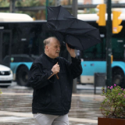 Una vaguada atlántica complica el sábado con tormentas fuertes y avisos en 15 comunidades Una vaguada atlántica complica el sábado con tormentas fuertes y avisos en 15 comunidades