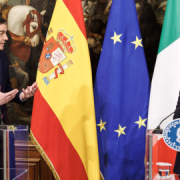 La brillante lección de un catedrático de Derecho europeo a Bruselas por su reacción a la crisis de Ceuta La brillante lección de un catedrático de Derecho europeo a Bruselas por su reacción a la crisis de Ceuta