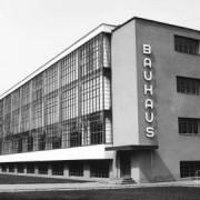 La extrema derecha alemana vuelve a ajustar cuentas con la Bauhaus La extrema derecha alemana vuelve a ajustar cuentas con la Bauhaus