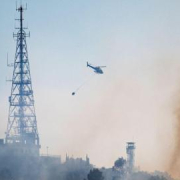 Los bomberos dan por estabilizado el incendio en el parque de Collserola tras quemar 10 hectáreas Los bomberos dan por estabilizado el incendio en el parque de Collserola tras quemar 10 hectáreas