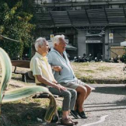 El "falso alzhéimer" del verano: la confusión repentina en mayores que sí tiene tratamiento El "falso alzhéimer" del verano: la confusión repentina en mayores que sí tiene tratamiento
