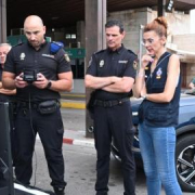 Melilla mantiene cerrada la frontera tras una intensa madrugada de intentos de entrada irregular Melilla mantiene cerrada la frontera tras una intensa madrugada de intentos de entrada irregular