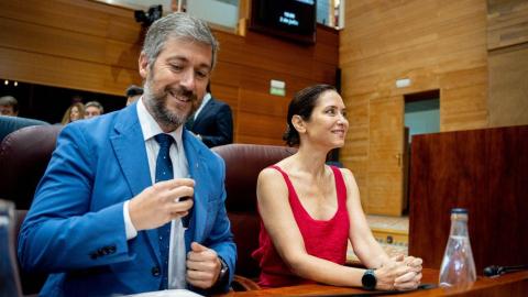 El Gobierno de Ayuso reclamó pisos de "entre 250 y 400 metros cuadrados" y con una "gran terraza" un mes antes de la compra del ático