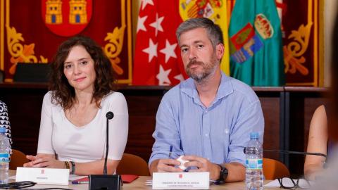 Radiografía del relato de Ayuso sobre el ático: de atribuir responsabilidades a sus consejeros a descartar vivir en él