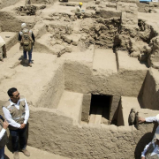 Descubren en Perú una tumba de la cultura chimú prácticamente intacta con los restos de 38 personas Descubren en Perú una tumba de la cultura chimú prácticamente intacta con los restos de 38 personas