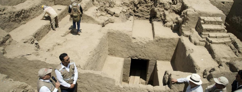 Descubren en Perú una tumba de la cultura chimú prácticamente intacta con los restos de 38 personas