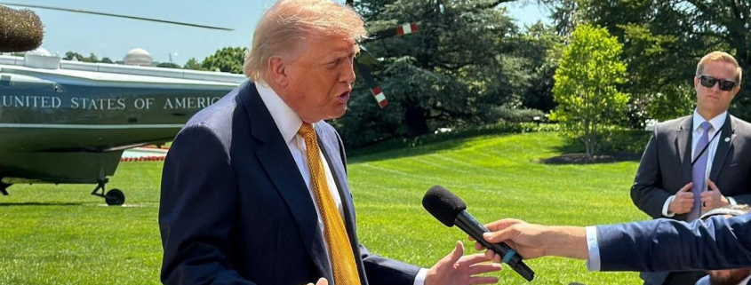 Un juez tumba el veto de Trump a CNN, MSNOW y Politico