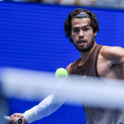 Alcaraz vuelve, gana y apuntala su récord de victorias en el US Open