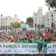 Una marea verde por la educación pública desborda Madrid y termina junto a la acampada por la vivienda en Sol: “Tenemos los mismos enemigos” Una marea verde por la educación pública desborda Madrid y termina junto a la acampada por la vivienda en Sol: “Tenemos los mismos enemigos”