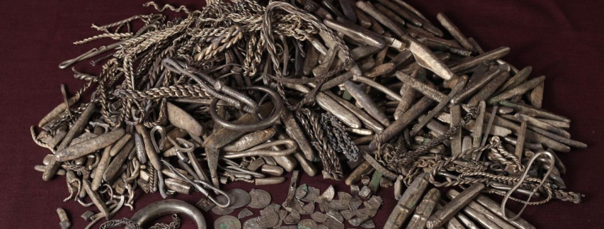 Un jardinero encuentra el mayor tesoro de plata vikingo de Dinamarca