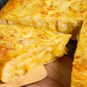 Los españoles eligen: la tortilla de patatas siempre con cebolla y poco hecha Los españoles eligen: la tortilla de patatas siempre con cebolla y poco hecha