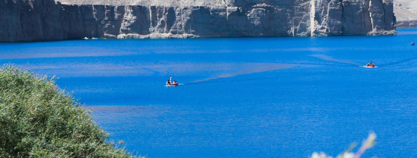 Con más de 170 especies de aves y seis lagos separados por diques de travertino, es considerado el primer parque nacional de este país