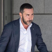 Bolaños y Aldama, citados para la audiencia previa al juicio por difamación: el ministro reclama 70.000 euros Bolaños y Aldama, citados para la audiencia previa al juicio por difamación: el ministro reclama 70.000 euros