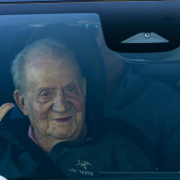 Juan Carlos I defiende la publicación de sus memorias como su "último legado" a los españoles Juan Carlos I defiende la publicación de sus memorias como su "último legado" a los españoles