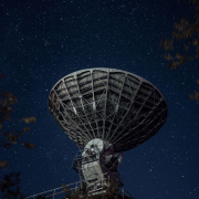 ¿Qué lleva 20 años enviando ondas de radio desde la Vía Láctea? Los astrónomos todavía intentan identificar este misterioso objeto ¿Qué lleva 20 años enviando ondas de radio desde la Vía Láctea? Los astrónomos todavía intentan identificar este misterioso objeto