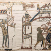 La primera mentira del Tapiz de Bayeux comienza en su propio nombre La primera mentira del Tapiz de Bayeux comienza en su propio nombre