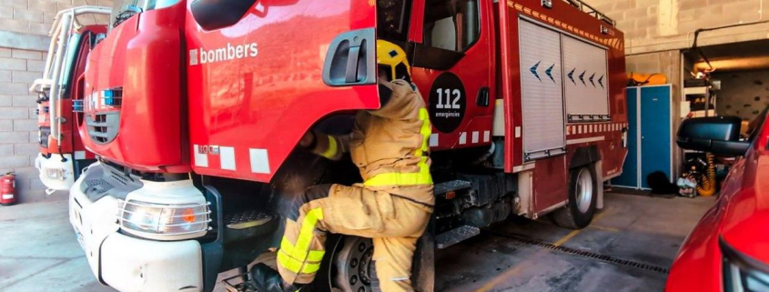 Un muerto y 13 heridos leves en el incendio de la residencia de l'Ametlla del Vallès (Barcelona)