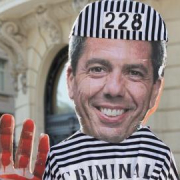 Las víctimas de la DANA, tras el silencio de Mazón en el Congreso: "Es un cobarde escondido en su aforamiento" Las víctimas de la DANA, tras el silencio de Mazón en el Congreso: "Es un cobarde escondido en su aforamiento"