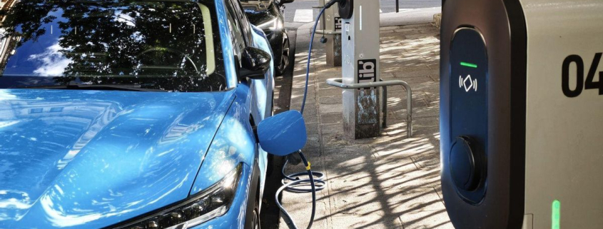 Los proveedores del automóvil instan a "facilitar" en lugar de "imponer" la movilidad limpia
