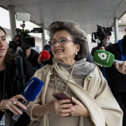 La Justicia confirma la absolución de la agitadora Pilar Baselga por llamar 'Begoño' a Begoña Gómez La Justicia confirma la absolución de la agitadora Pilar Baselga por llamar 'Begoño' a Begoña Gómez