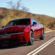 El Dodge Charger llega a Europa sin su legendario HEMI: hasta 670 CV y 0 a 100 en 3,3 segundos