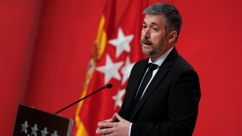 El consejero de Ayuso señalado por el ático llega este jueves a la Asamblea sin la documentación solicitada y con retraso en las ofertas