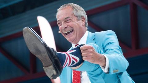Farage intenta desvincularse del escándalo por la financiación de Reform UK: "No estaba escuchando"