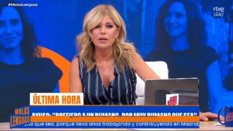 Ayuso, cazada con el "pinganillo" en la Asamblea por Esther Palomera: las imágenes no dejan lugar a dudas