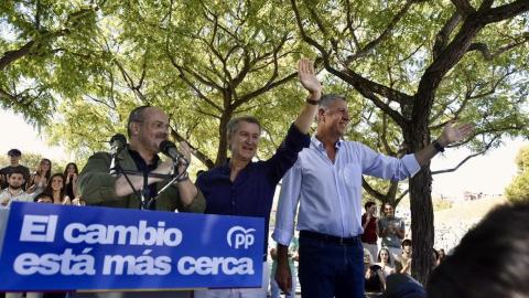 Feijóo se apoya en Albiol para despegarse de Vox en Cataluña con la inmigración y seguridad como ejes