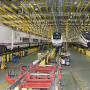 Renfe abre las puertas de sus talleres y muestra cómo se mantienen los trenes que utilizan miles de viajeros Renfe abre las puertas de sus talleres y muestra cómo se mantienen los trenes que utilizan miles de viajeros