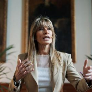 Un error de la acusación contra Begoña Gómez retrasa el juicio oral y pone a Peinado en una encrucijada a las puertas de su jubilación Un error de la acusación contra Begoña Gómez retrasa el juicio oral y pone a Peinado en una encrucijada a las puertas de su jubilación
